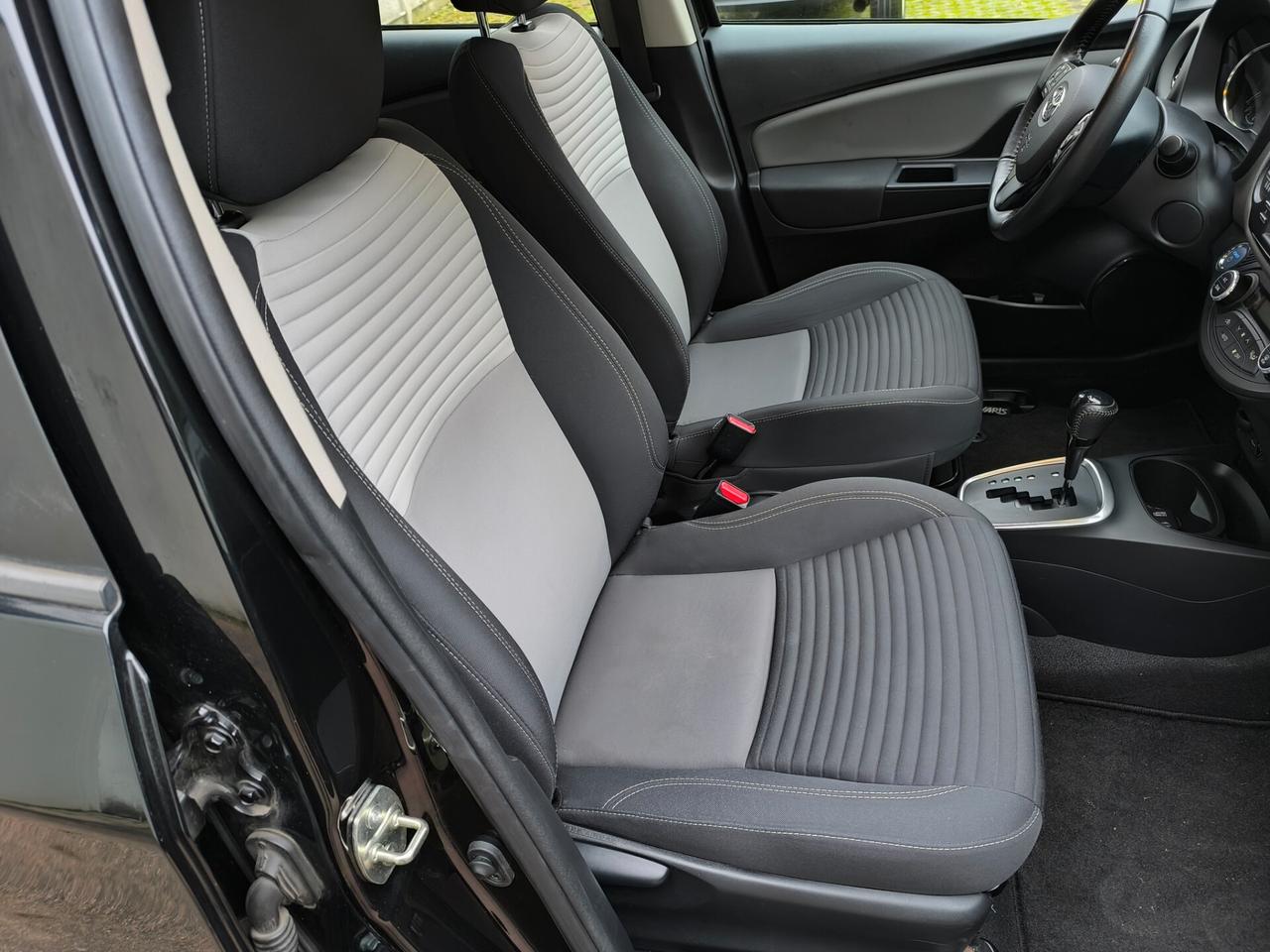 Toyota Yaris 1.5 Hybrid 5 porte Business