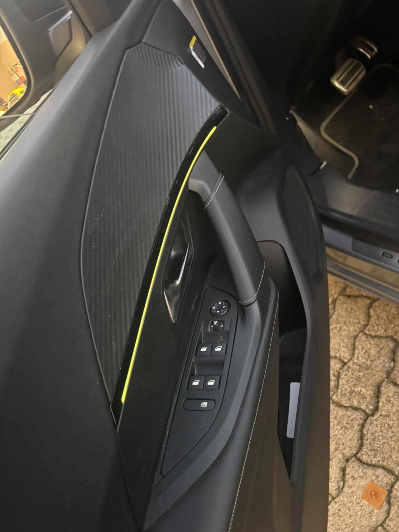 Peugeot 2008 BlueHDi 130 S&S EAT8 GT