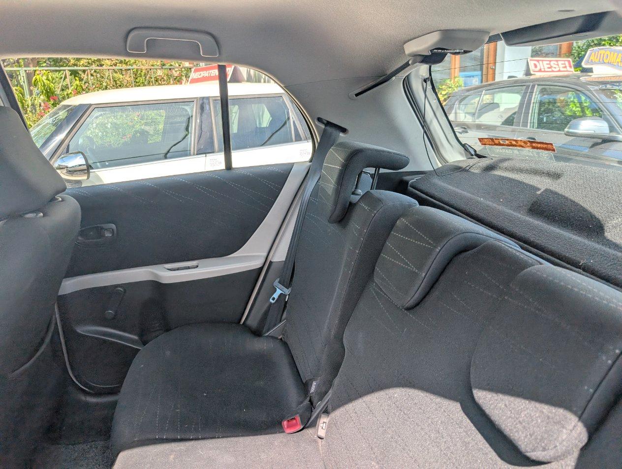 Toyota Yaris 5P 1.0 km 59.999 Neopatent. benzina Sol
