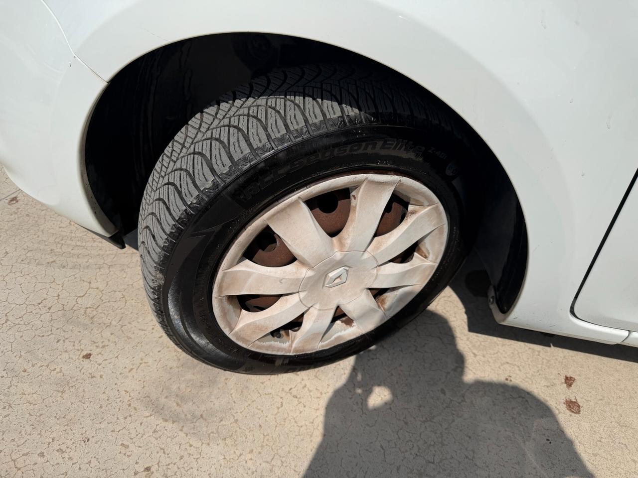 RENAULT CLIO 2010 1.2 BENZINA 101 CV