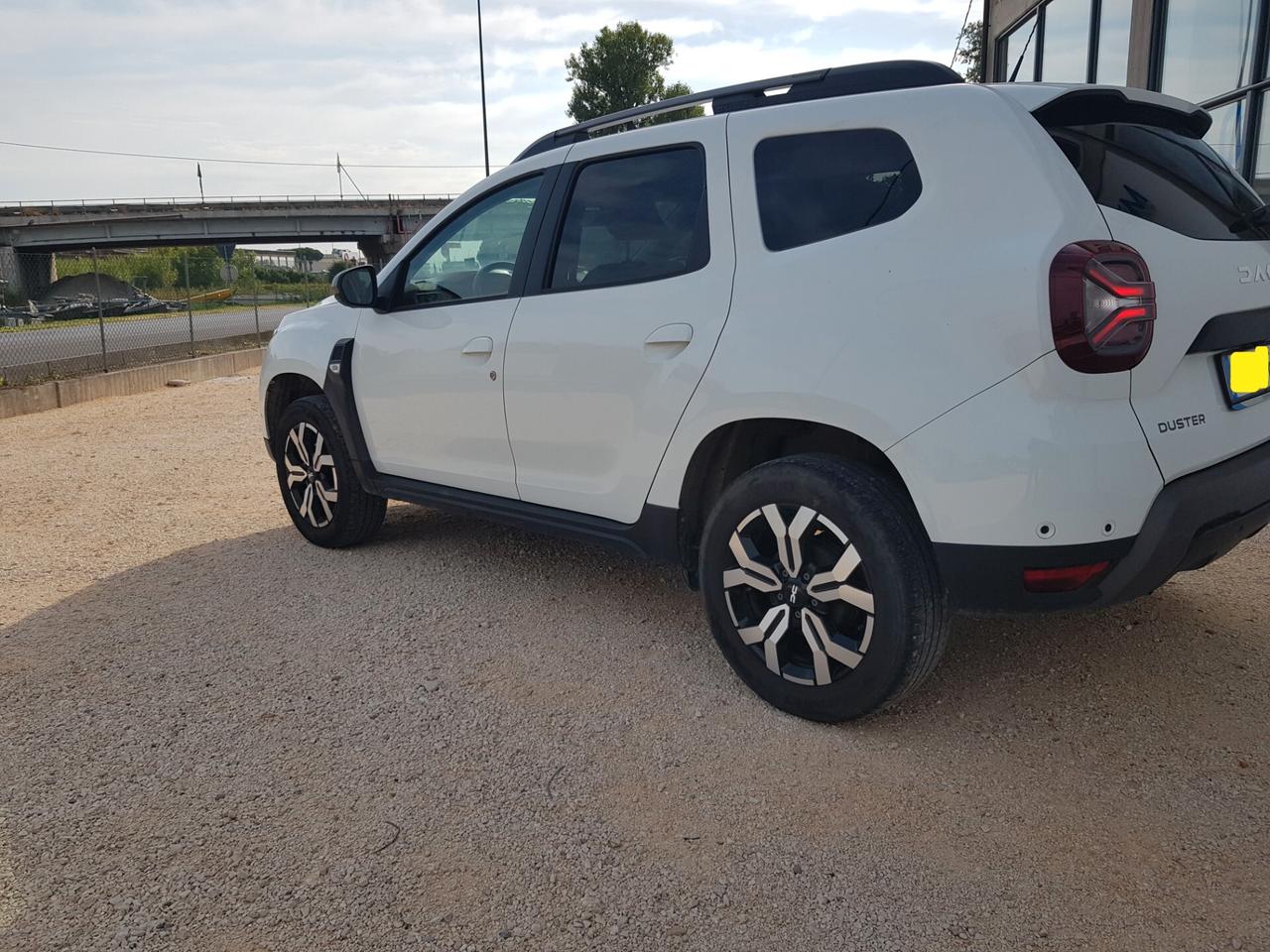 Dacia Duster Eco-G 100 CV Essential