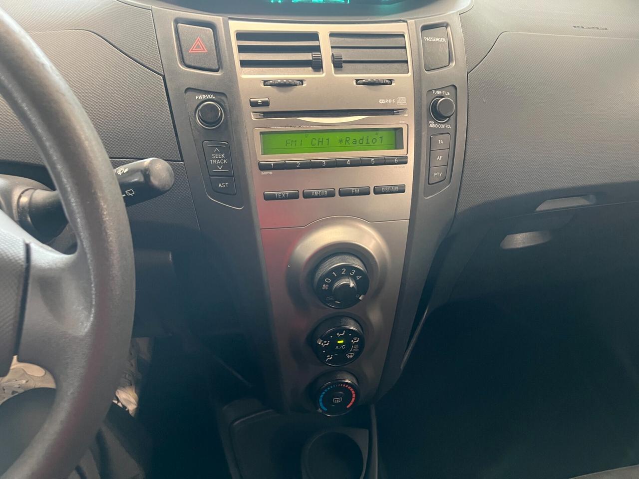 Toyota Yaris 1.0 3 porte