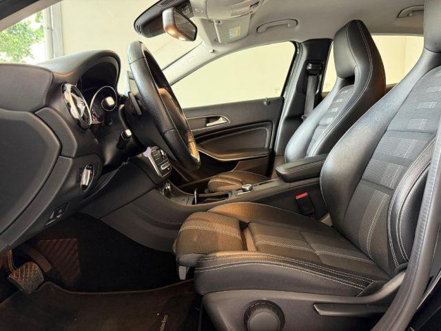 MERCEDES-BENZ GLA 200 d Automatic 4Matic Sport