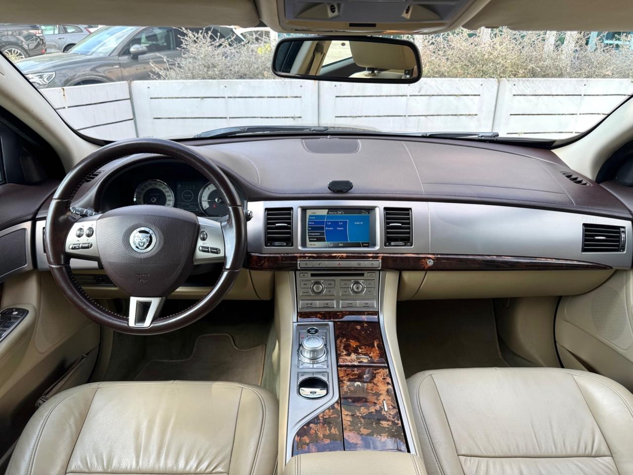 Jaguar XF 3.0 D V6 Luxury