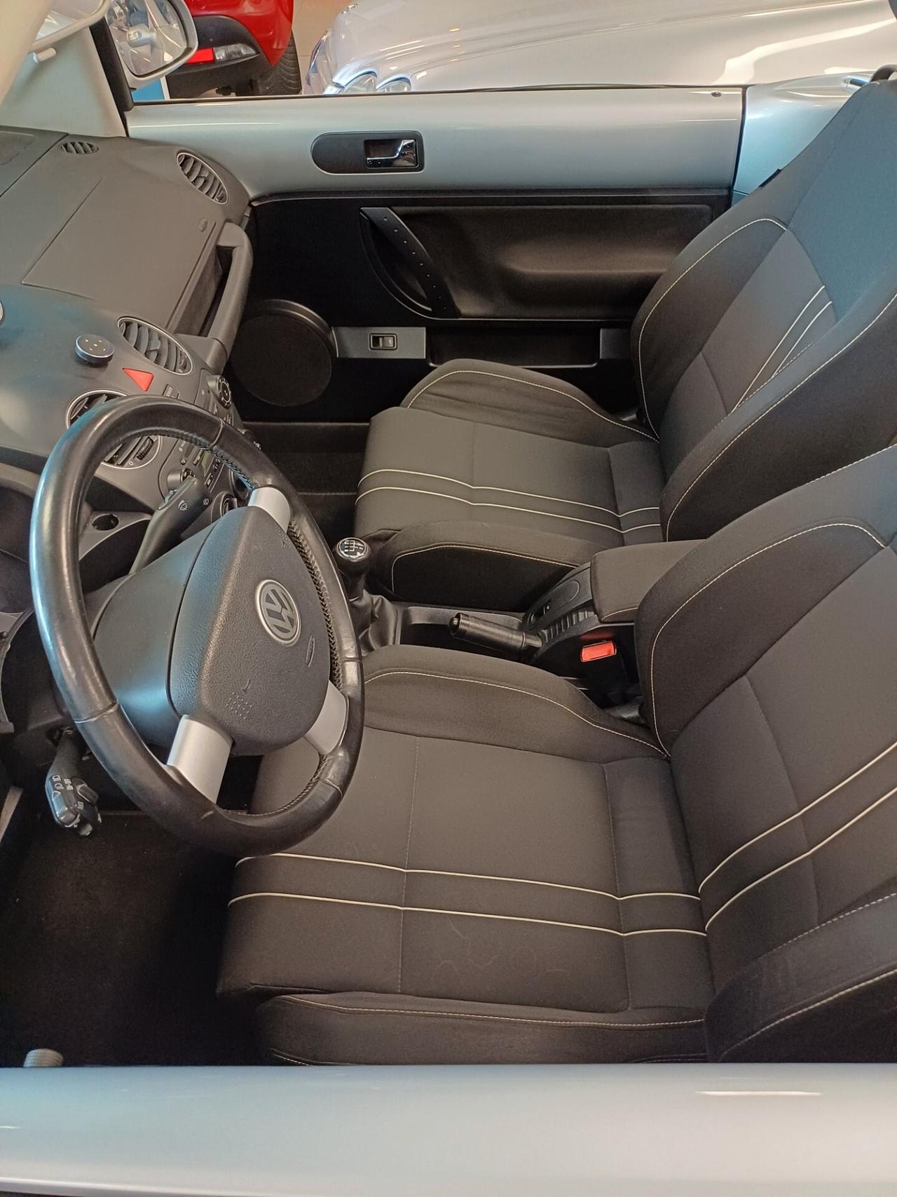 Volkswagen New Beetle 1.6 Cabrio NEOPATENTATI