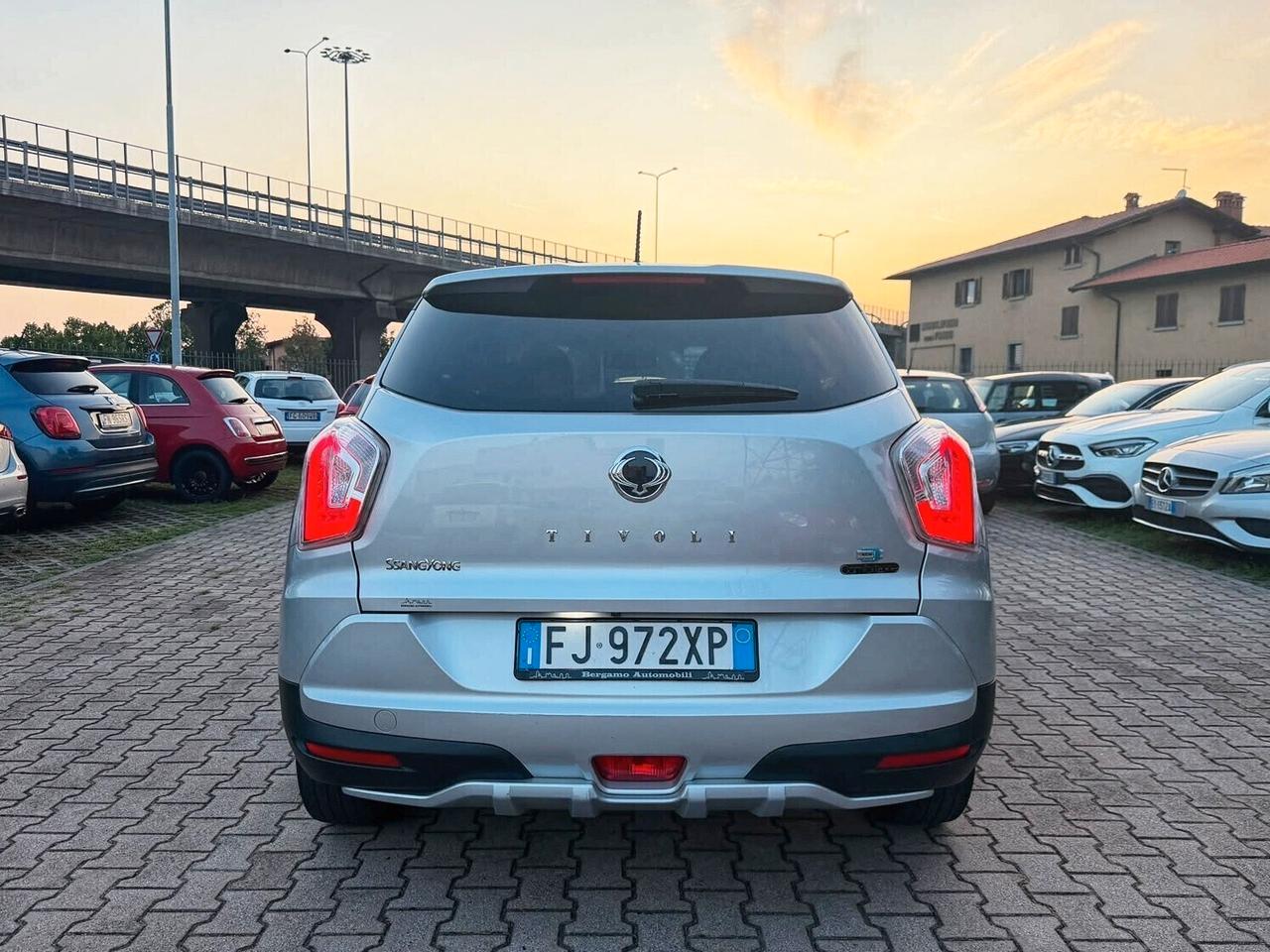 Ssangyong Tivoli 1.6d 2WD Be Hot Aebs TELECAMERA POSTERIORE CRUISE OK NEOPATENTATI