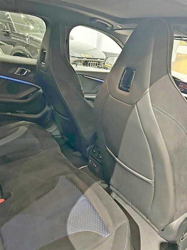 Bmw 116 116d 5p. Msport