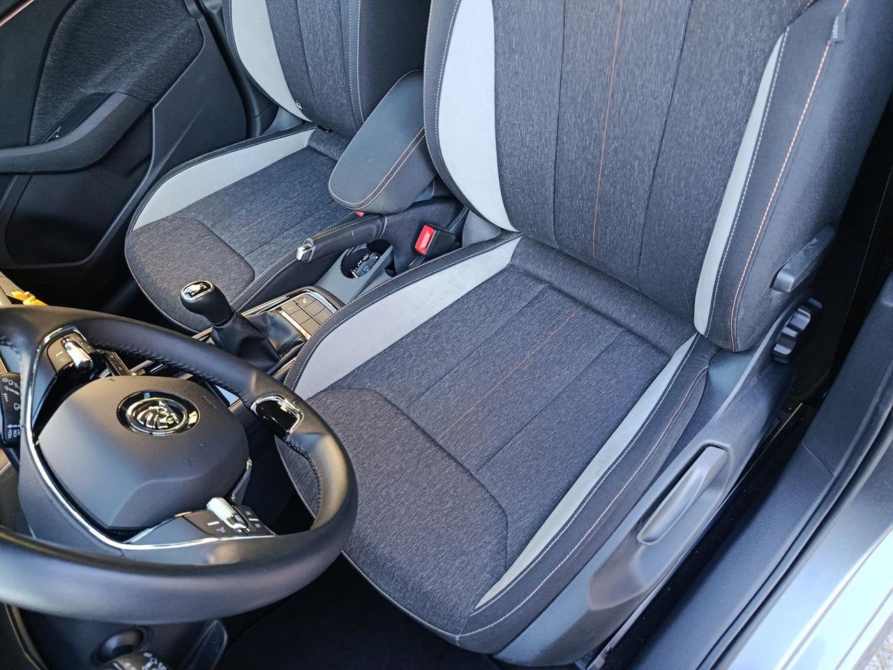 Skoda Kamiq Black Dots 1.0 TSI #8118