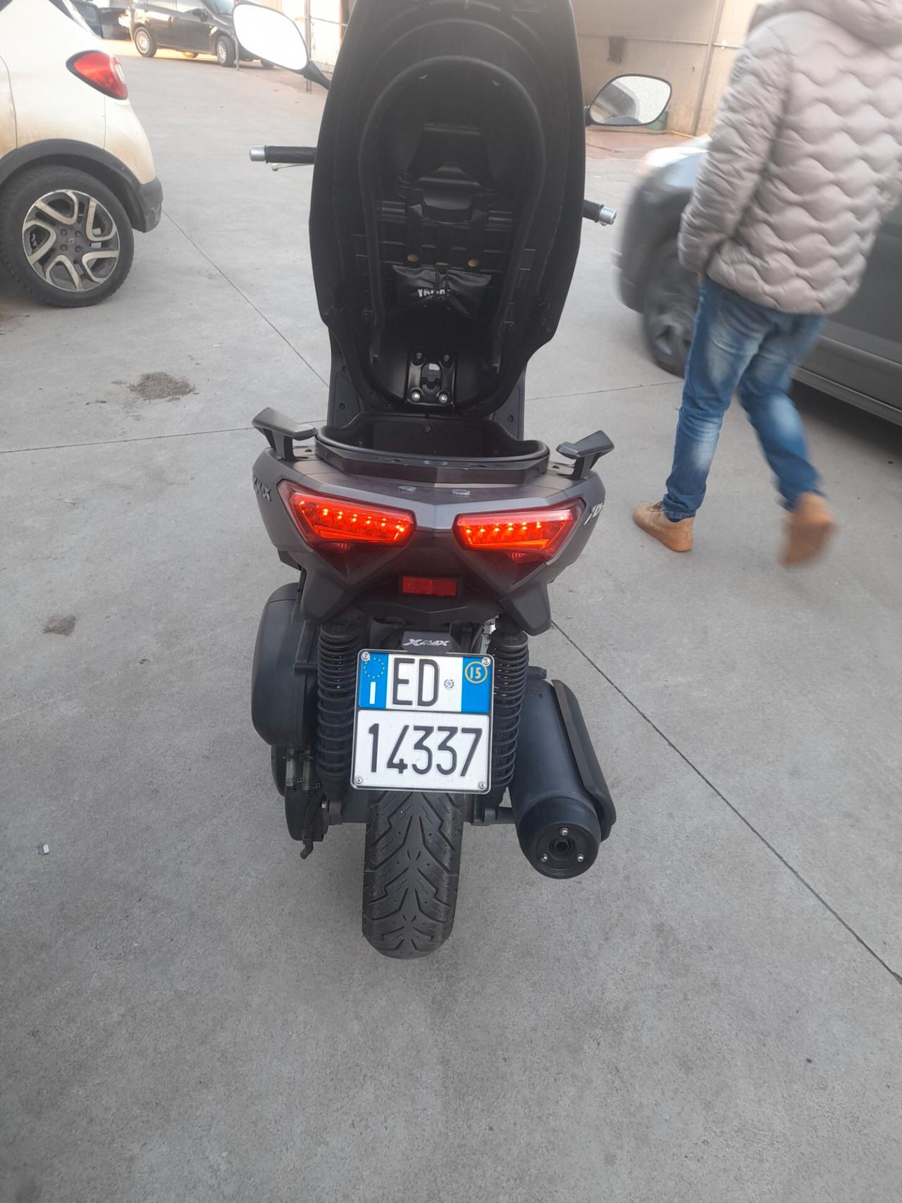 Yamaha X-Max 250