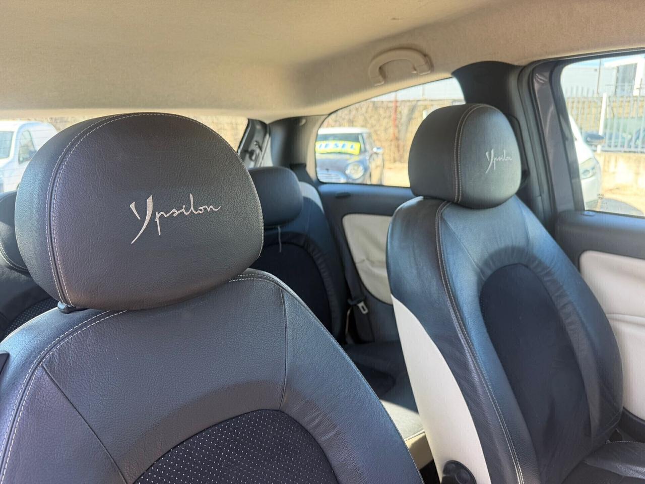 Lancia Ypsilon 1.2 69 CV Argento