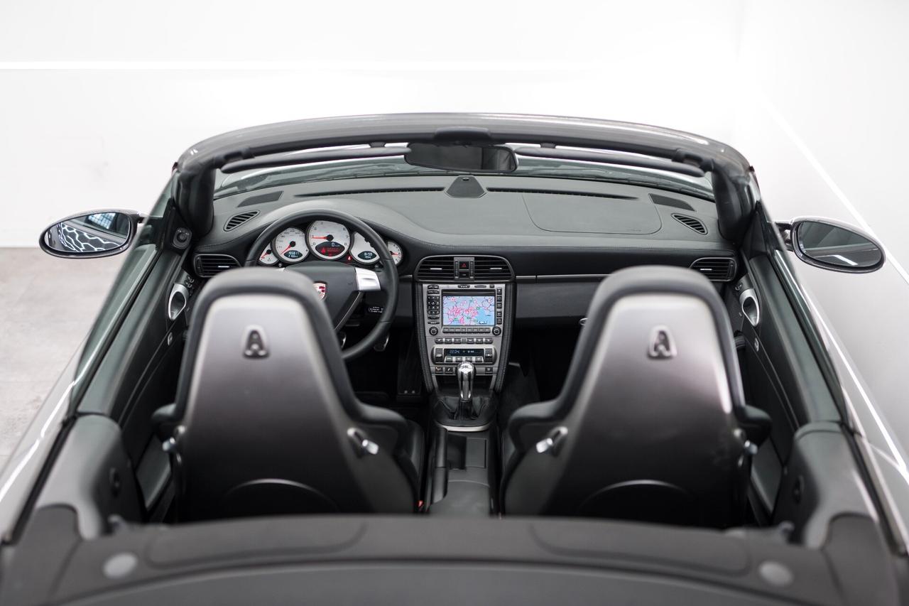 Porsche 911 Carrera 4 Cabriolet