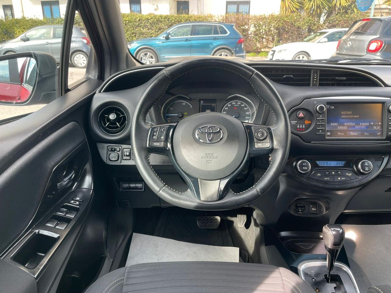 Toyota Yaris 1.5 Hybrid 5 porte Cool Red Edition