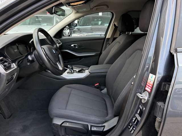 BMW 320 320d Touring mhev 48V xdrive