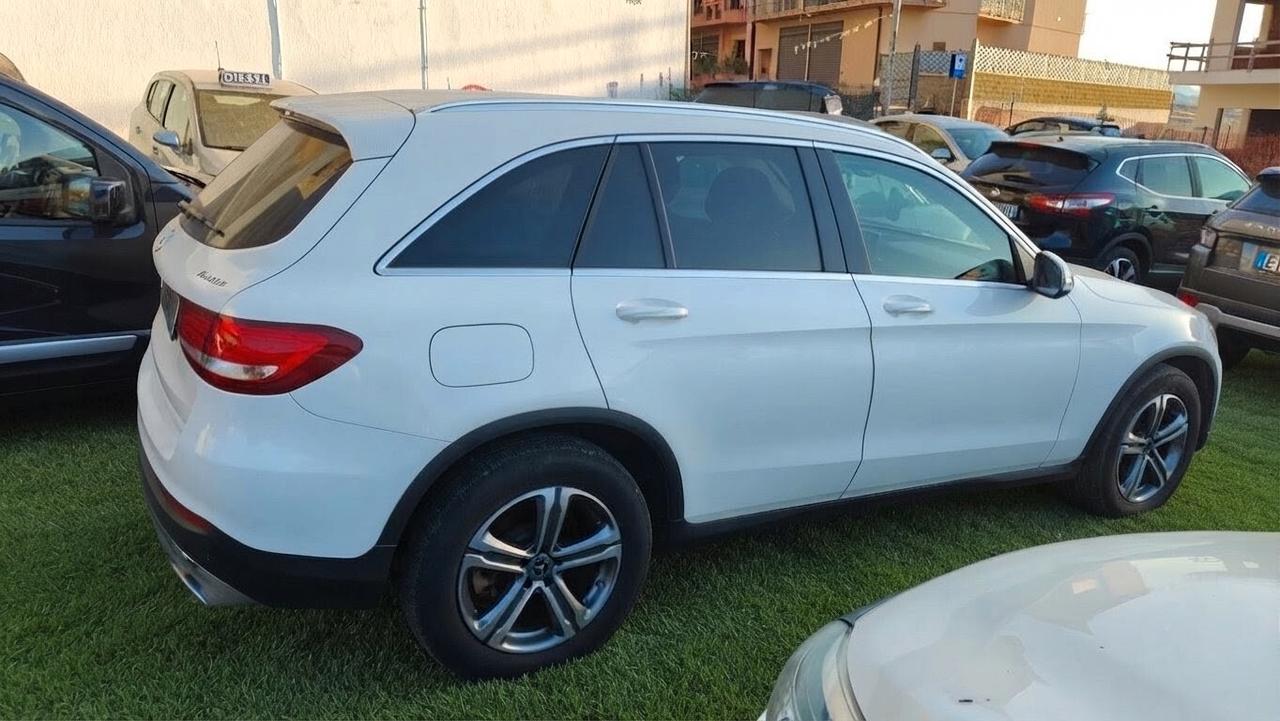 Mercedes-Benz GLC 250d 4Matic Automatico Exclusive - Eleganza e Potenza
