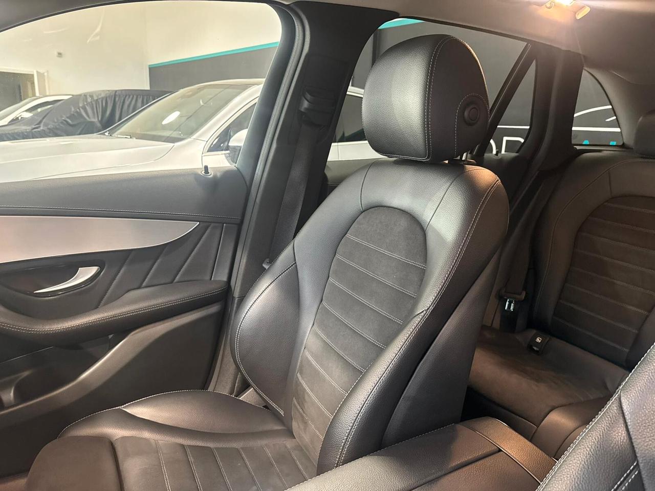 Mercedes-Benz GLC 200 d 4Matic Premium AMG Line/19"/PNEUM/FULL LED