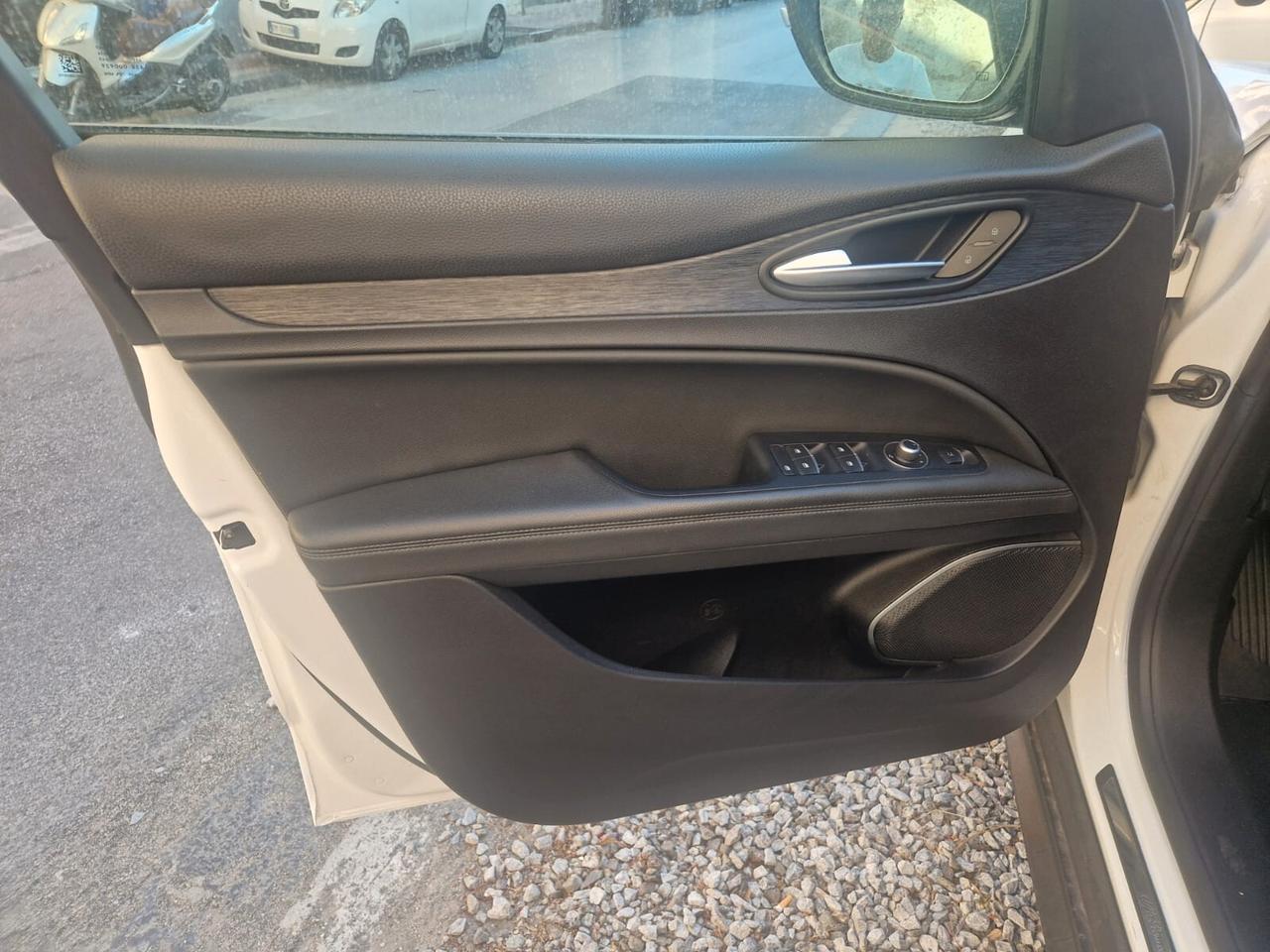 Alfa Romeo Stelvio 2.2 Turbodiesel 190 CV AT8 Q4 Executive