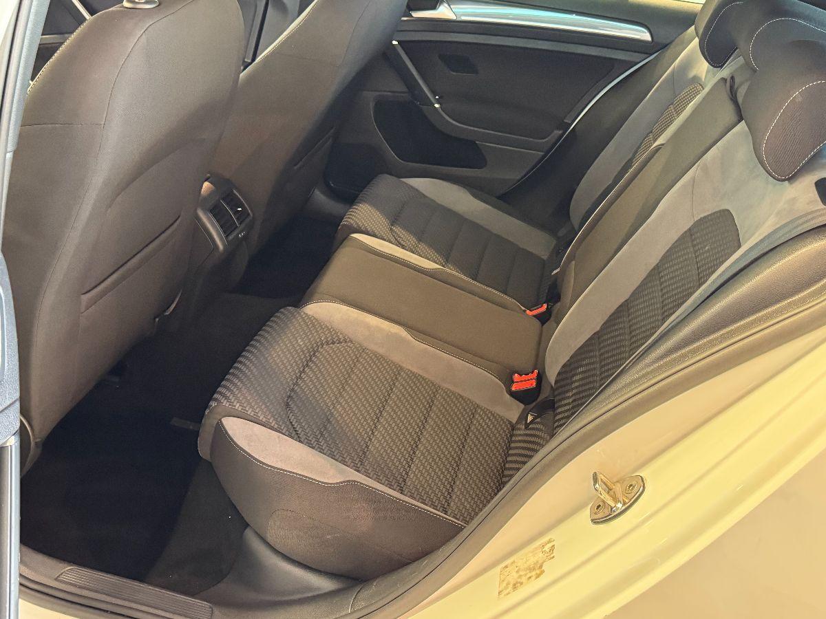 VOLKSWAGEN Golf 7.5 1.6 TDI 115CV 5p. R-LINE