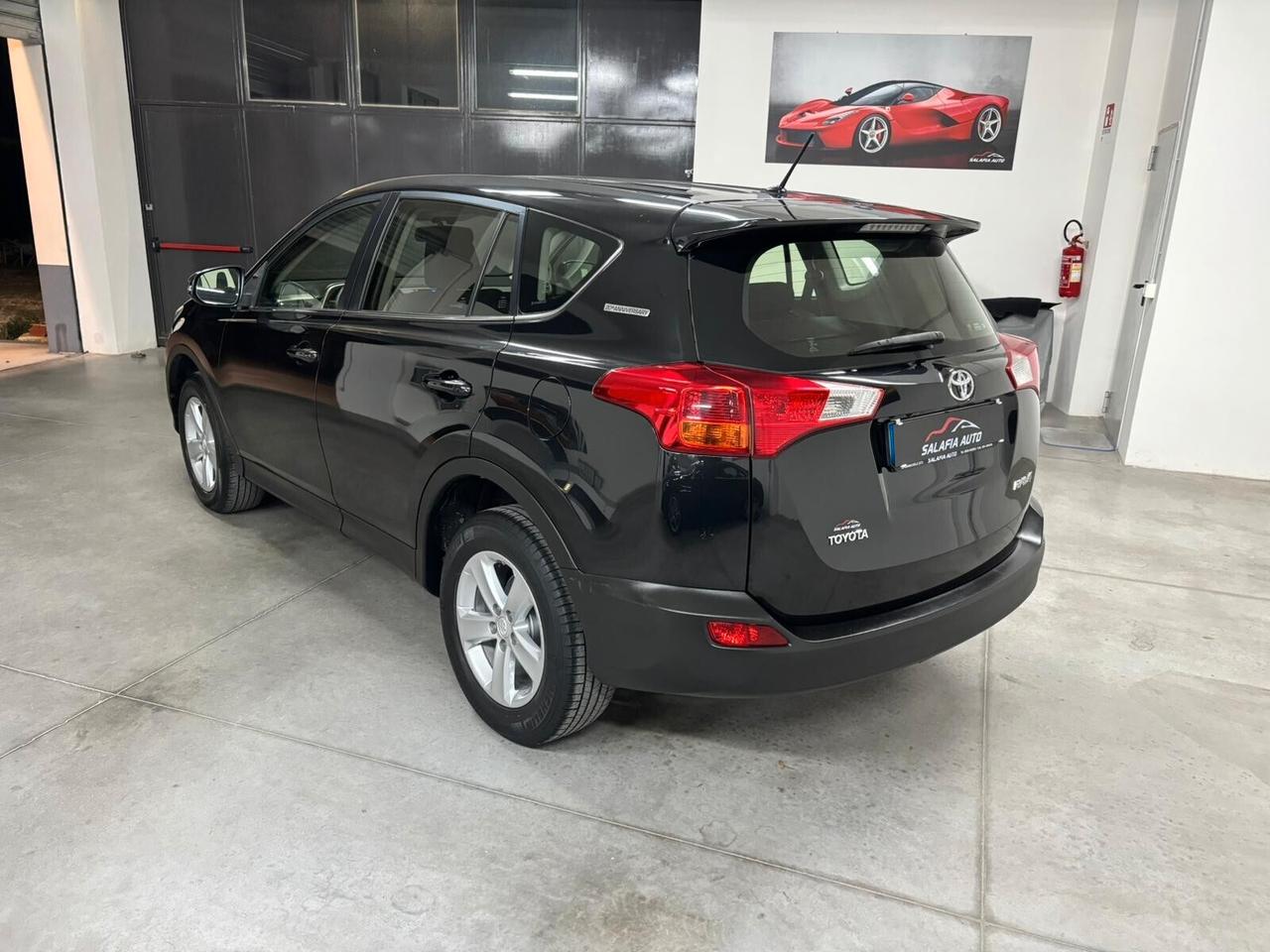 Toyota RAV 4 RAV4 2.0 D-4D 2WD Active