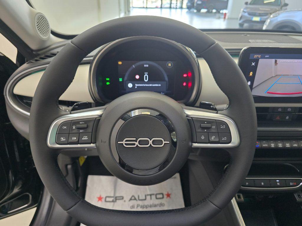 Fiat 600 Hybrid DCT MHEV La Prima
