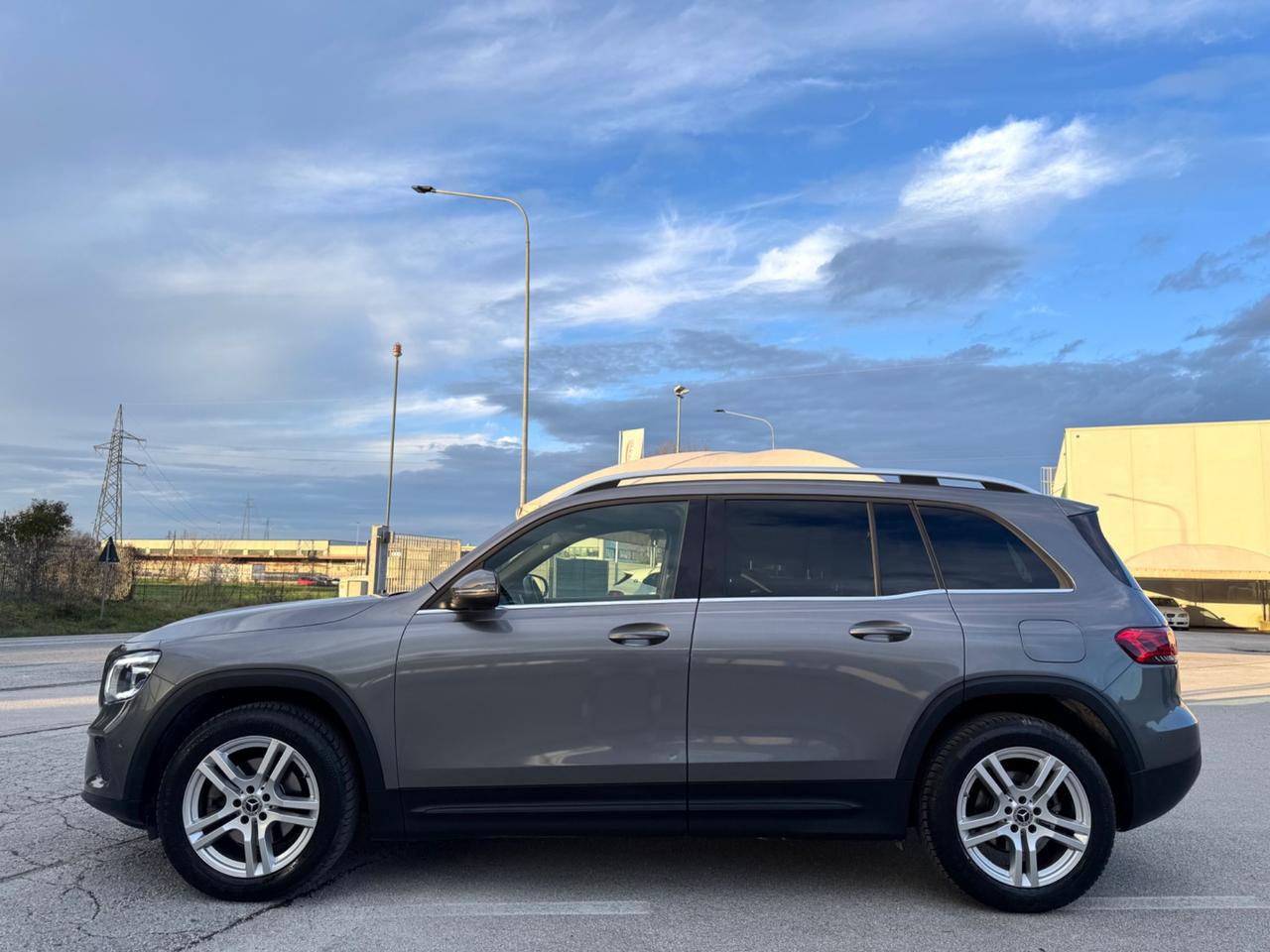 MERCEDES GLB 180d Sport - Luci Ambient Navi 18