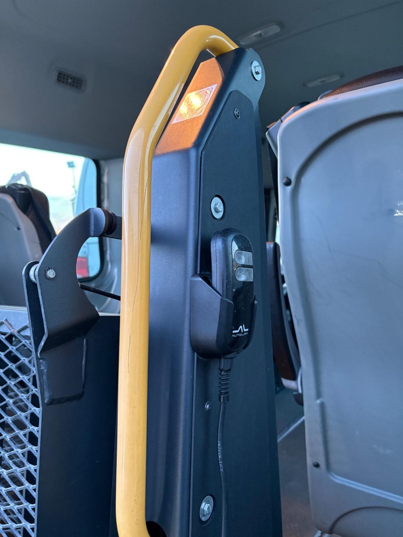 Ford Transit 2.0cc 130CV 9 posti trasporto disabili