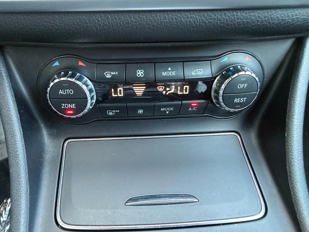 Mercedes GLA 200 d Automatic 4MATIC Premium — AMG Line