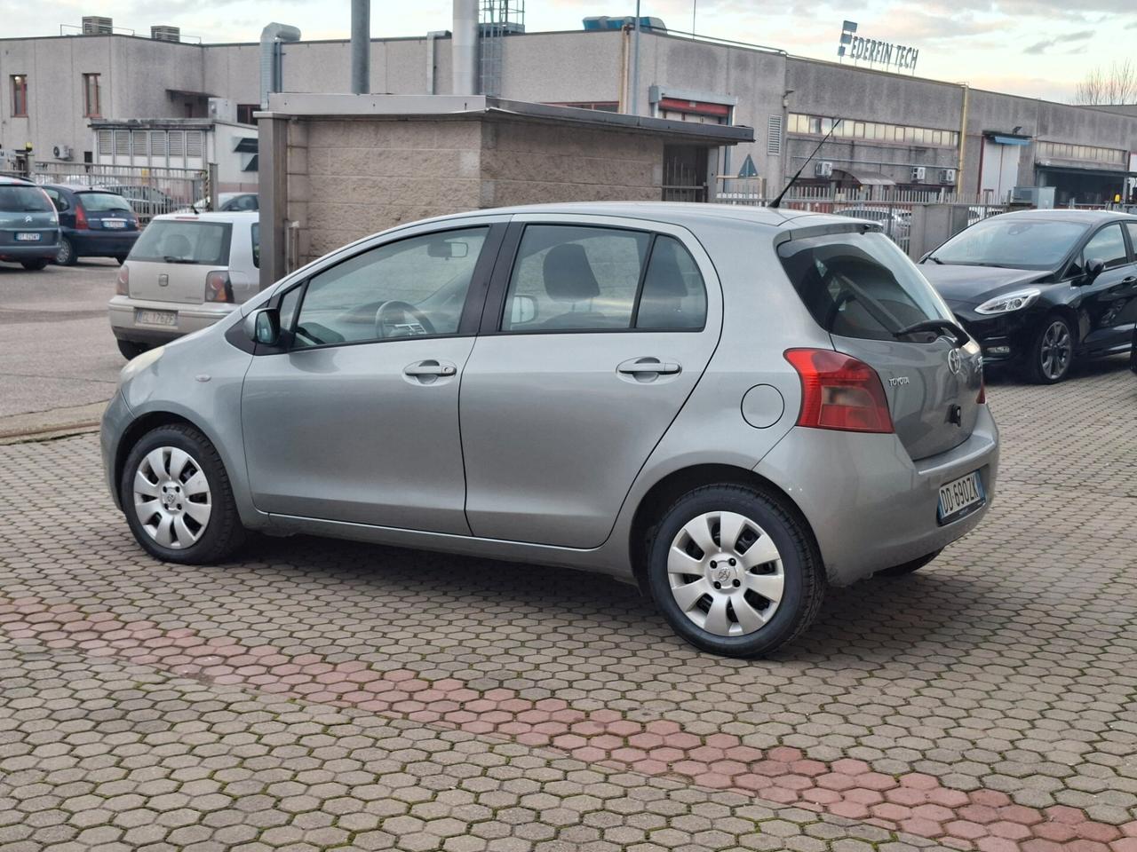 Toyota Yaris 1.3 5p. Sol *NEOPATENTATI*