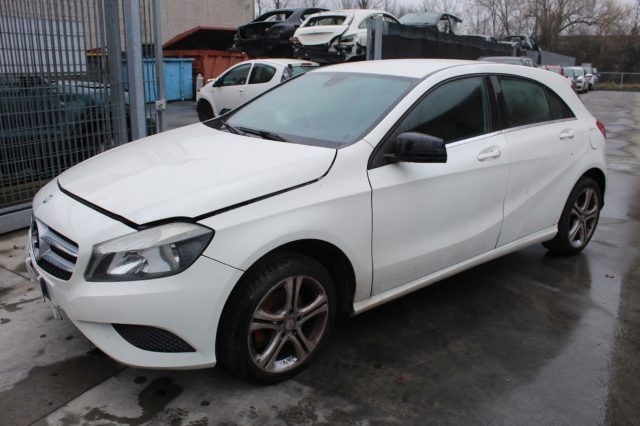 MERCEDES-BENZ A 180 BENZINA 122CV SPORT CAMBIO MANUALE