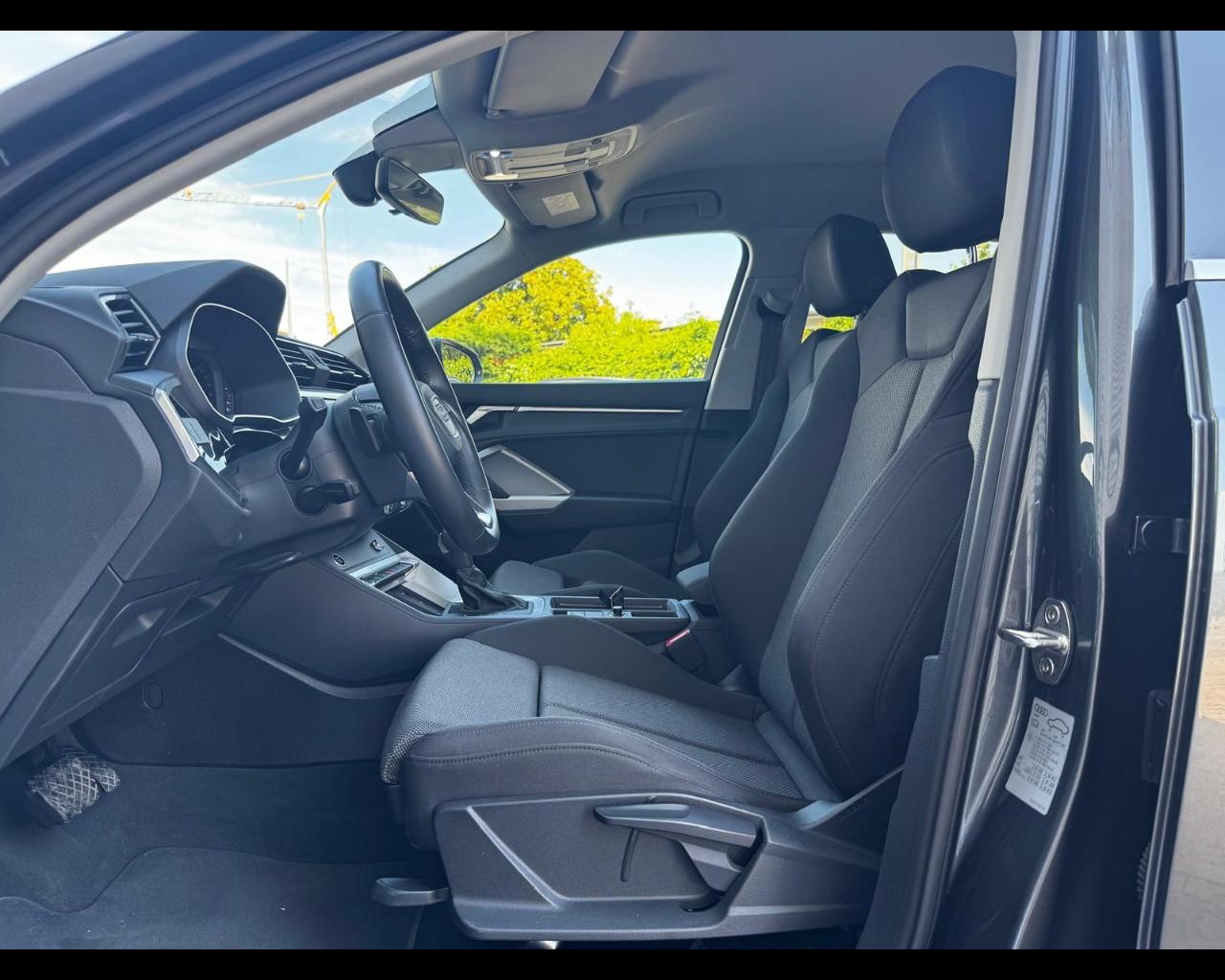 AUDI Q3 45 TFSIe S-TRONIC S-LINE EDITION