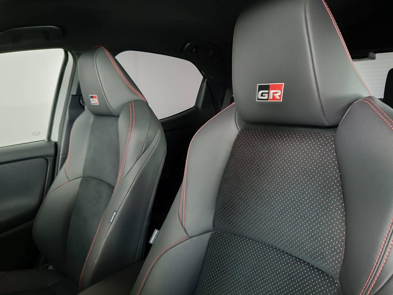 TOYOTA Yaris IV 2020 - Yaris 1.5h GR Sport