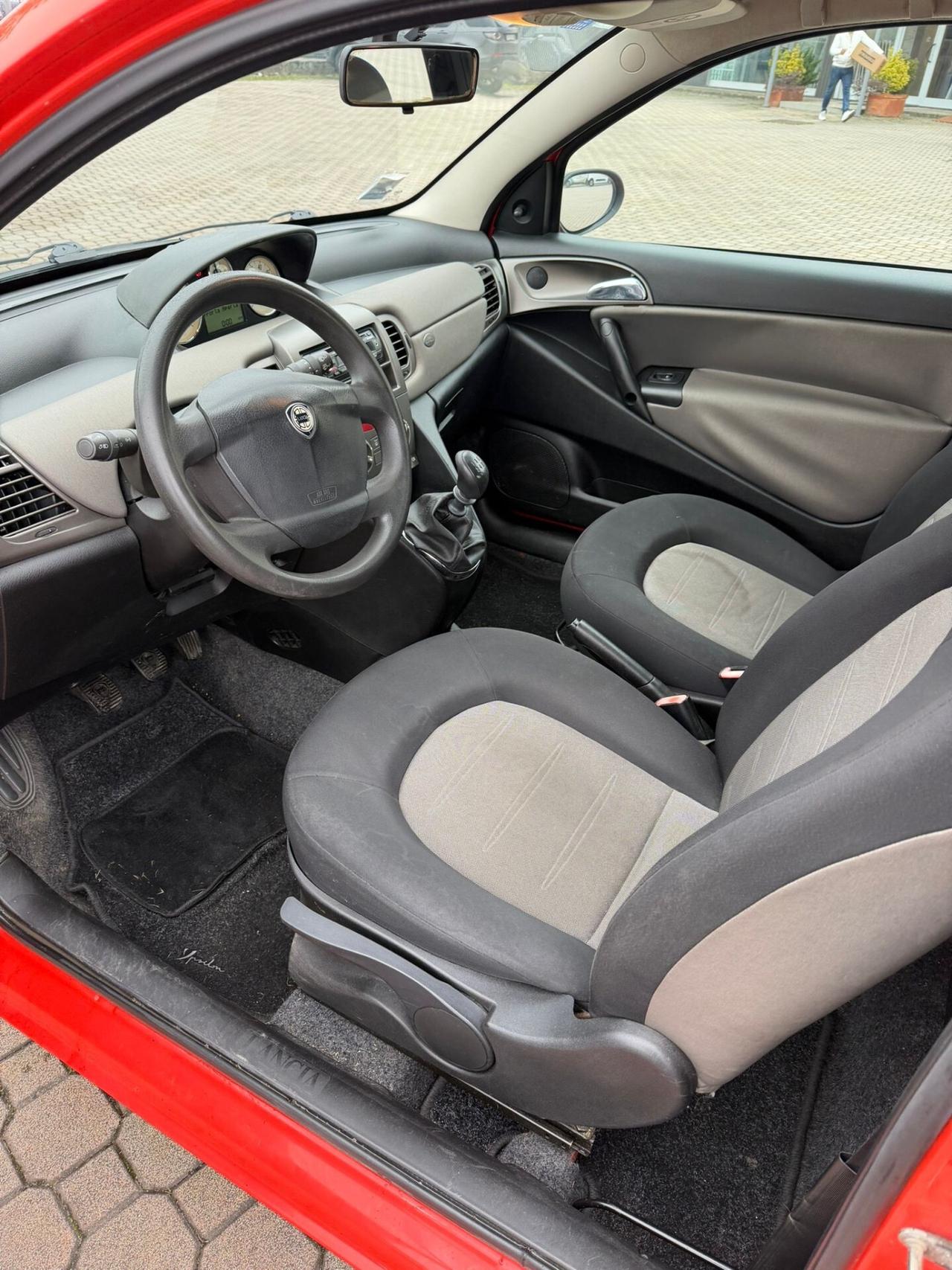 LANCIA YPSILON 1.2 BENZINA NEOPATENTATI