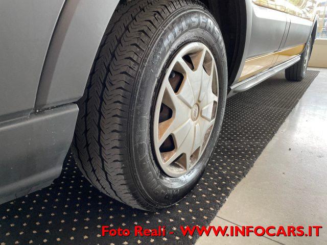 FORD Transit 310 2.0TDCi EcoBlue 130CV 9 POSTI Combi Trend