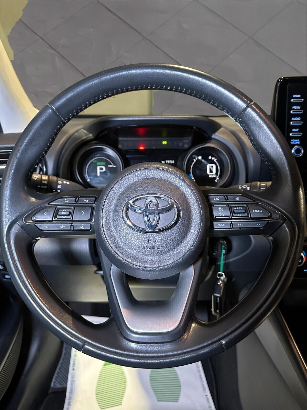 Toyota Yaris 1.5h LOUNGE