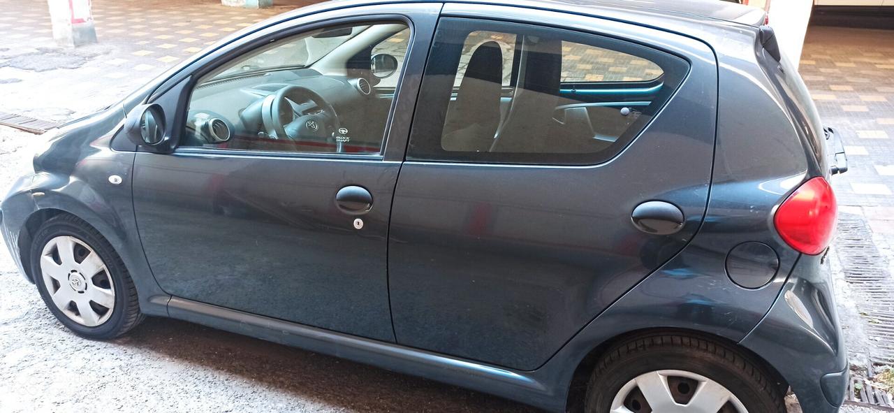 Toyota Aygo 1.0 12V VVT-i 5 porte