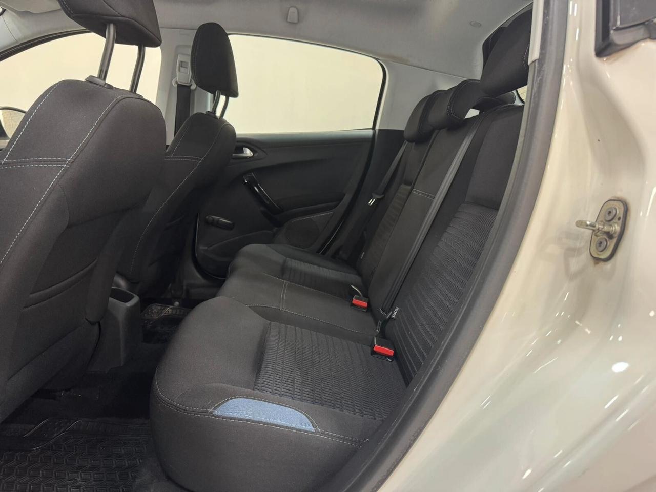 Peugeot 208 1.6 e-HDi 92 CV Stop&Start 5 porte Allure