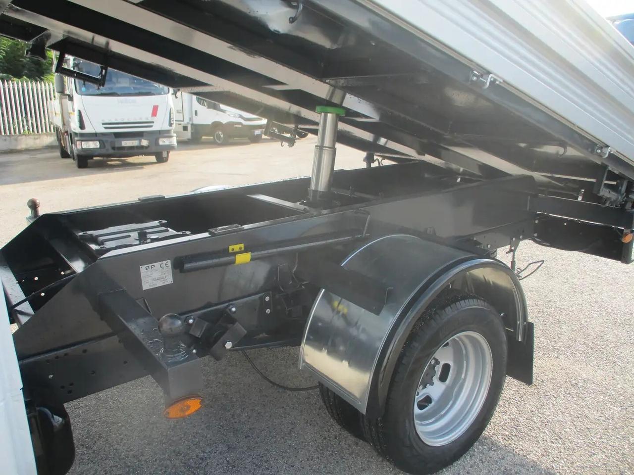 Iveco Daily 35C12 2.3 120CV E6 DOPPIA CABINA 7P RIBALTABILE TR