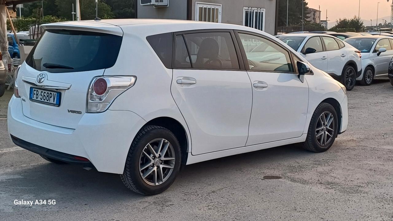 Toyota Verso 1.6 D-4D Style 7 Posti