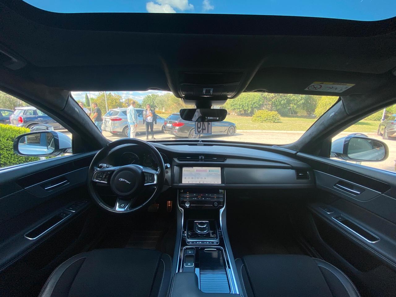 Jaguar XF Sportbrake 2.0 D 180 CV AWD aut. R-Sport