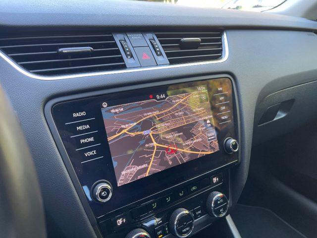 SKODA Octavia SW 1.6 TDI 115CV DSG NAVIGATORE SENSORI PARCHEGGIO