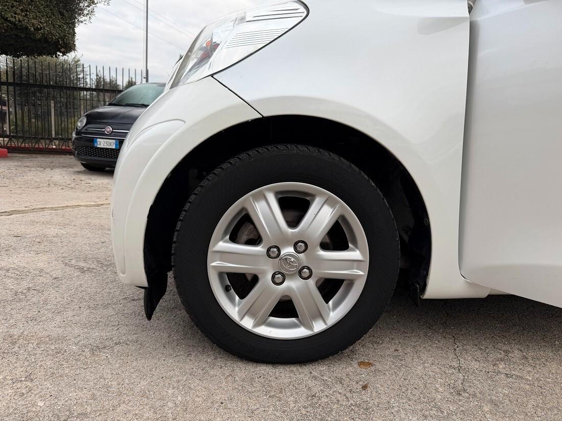 Toyota iQ 1.0 Multidrive