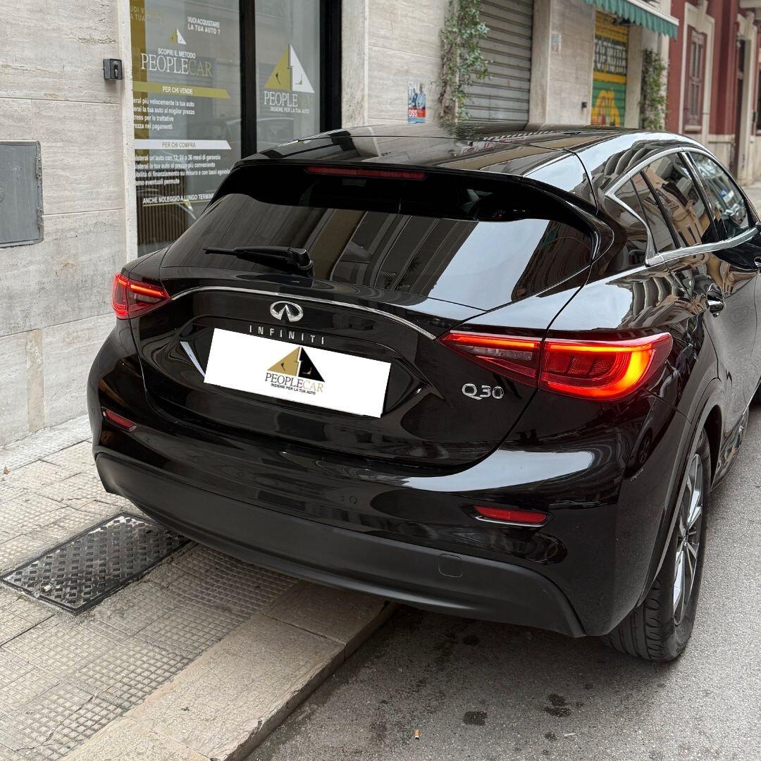 Infiniti Q30 1.5 diesel Premium Tech