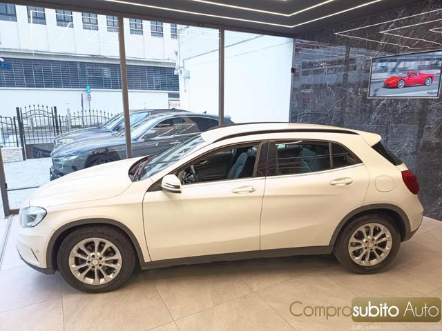 MERCEDES-BENZ GLA 200 d Automatic 4Matic Premium