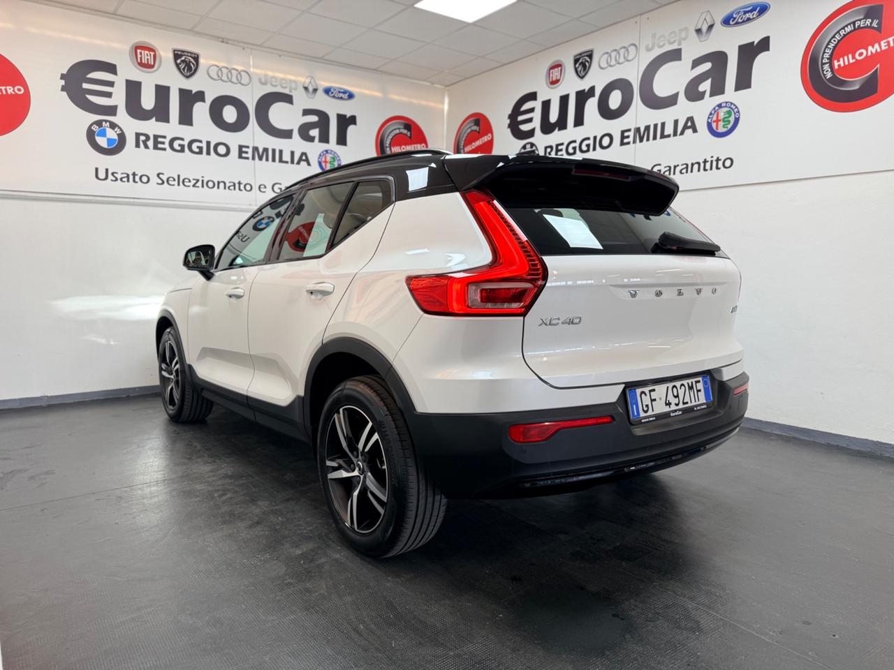 Volvo XC40 2.0 B4 mhev 197CV AWD Geartronic R-design 06/2021