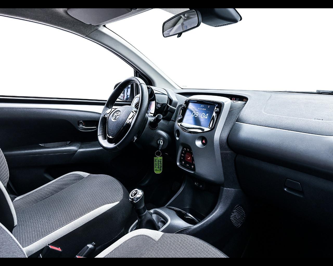 TOYOTA Aygo 2ª serie - Aygo Connect 1.0 VVT-i 72 CV 5 porte x-wave
