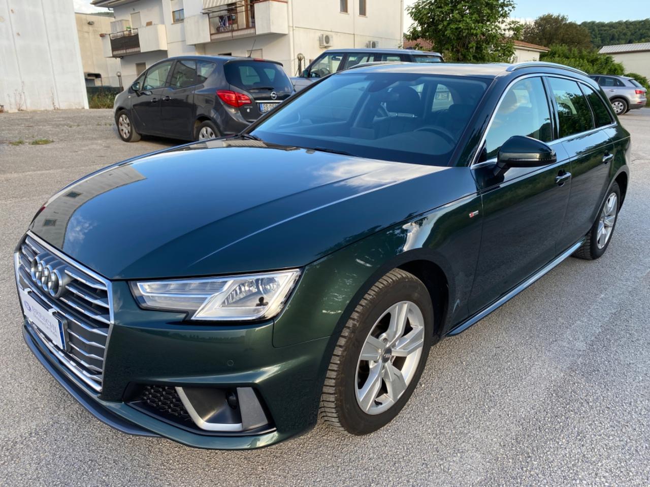 Audi A4 Avant 30 TDI S tronic Business