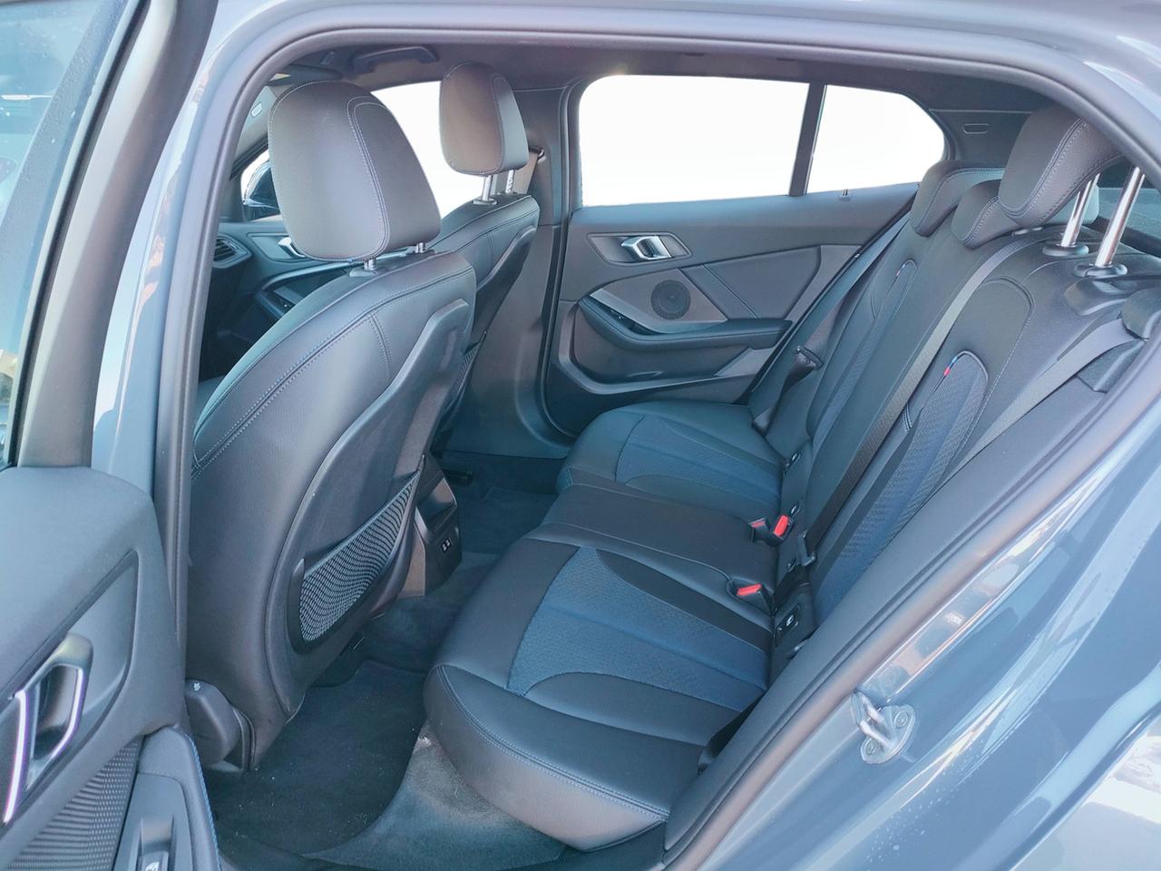 BMW Serie 1 F40 - 118d Msport auto