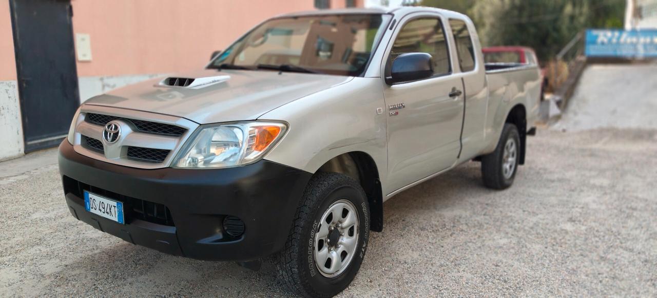 Toyota Hilux 2.5 D-4D 4WD Extra Cab PICK UP