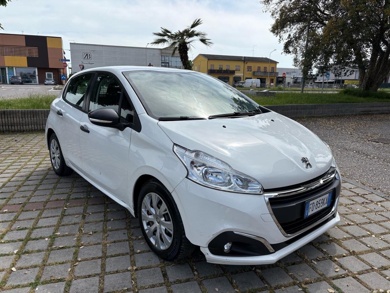 Peugeot 208 BlueHDi 75 5 porte Van 2 Posti