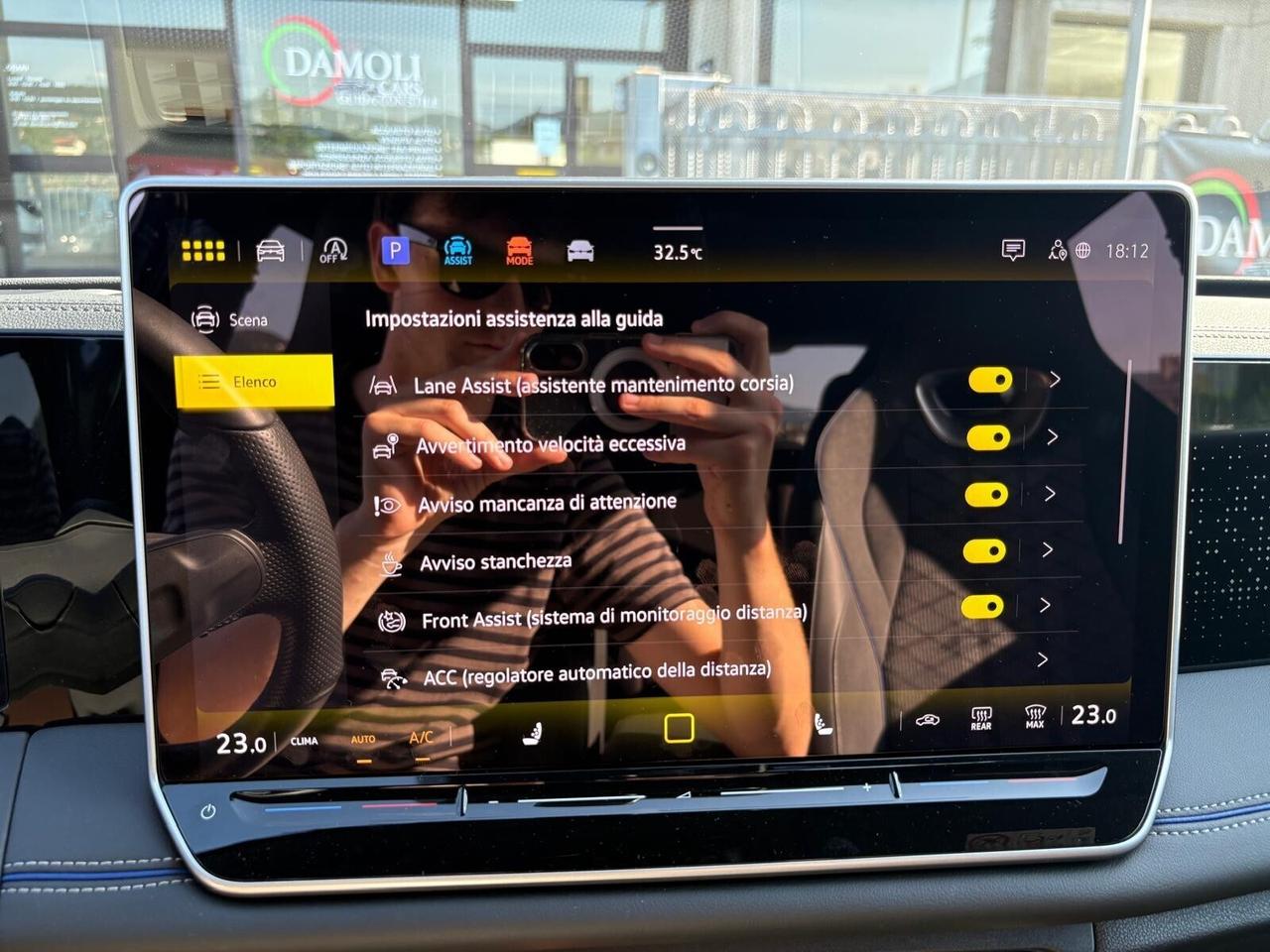 Volkswagen Tiguan VOLKSWAGEN TIGUAN 2.0 TDi R-LINE