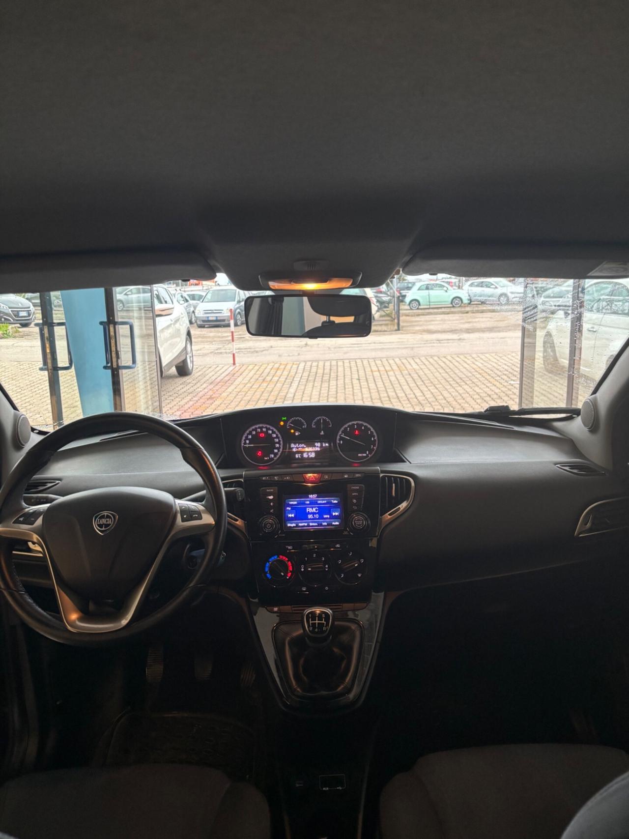 Lancia Ypsilon 1.2 69 CV 5 porte Platinum